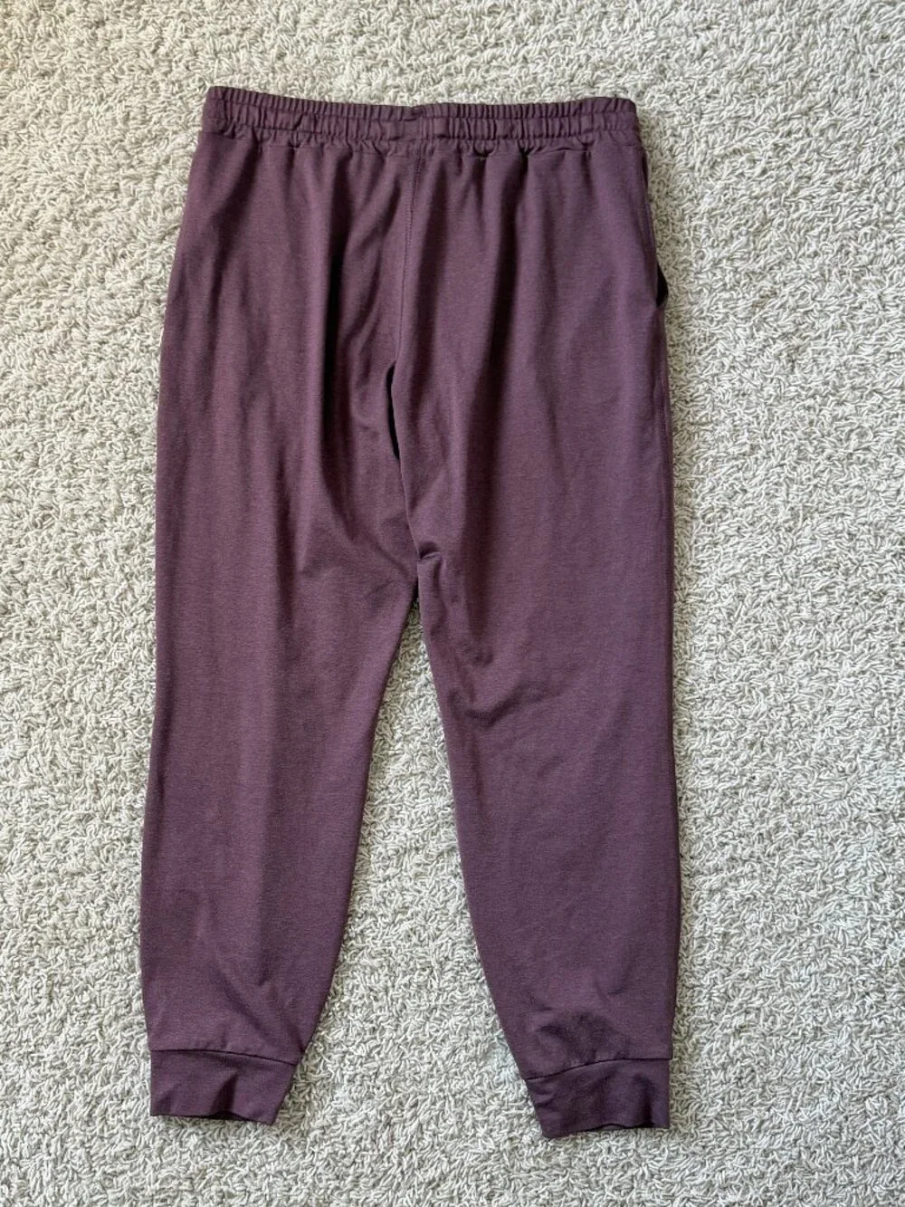 Vuori Women's Performance Joggers Smoked Plum Size S - Picture 6 of 6